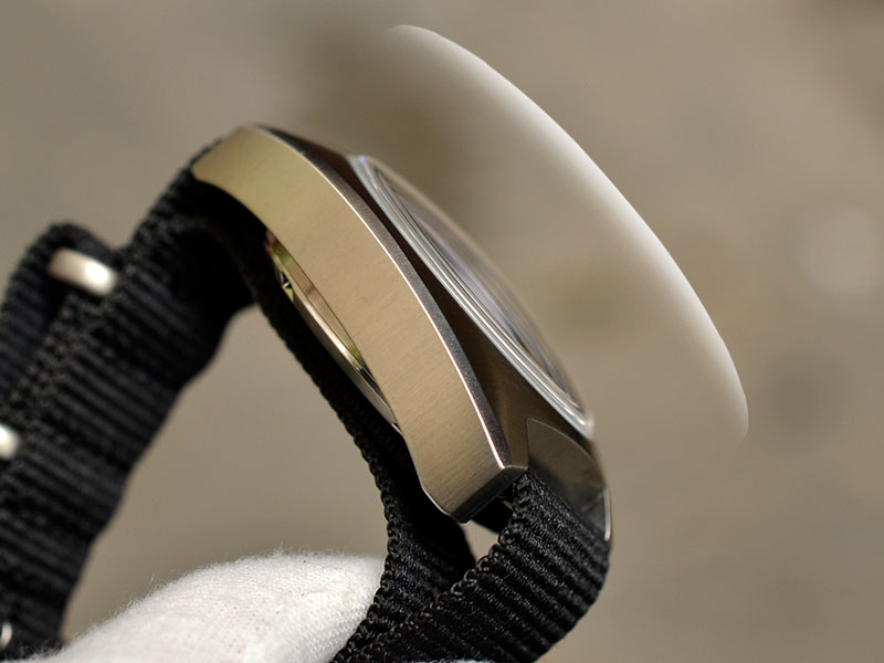 Pouying Royalbar Sapphire Crystal Watch